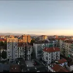 Amazing Apartment With View Near Metro